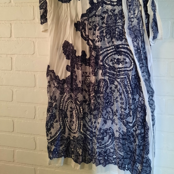 Free w/2 Items! Banana Republic Blue & White Lace Print Scarf - Picture 2 of 3